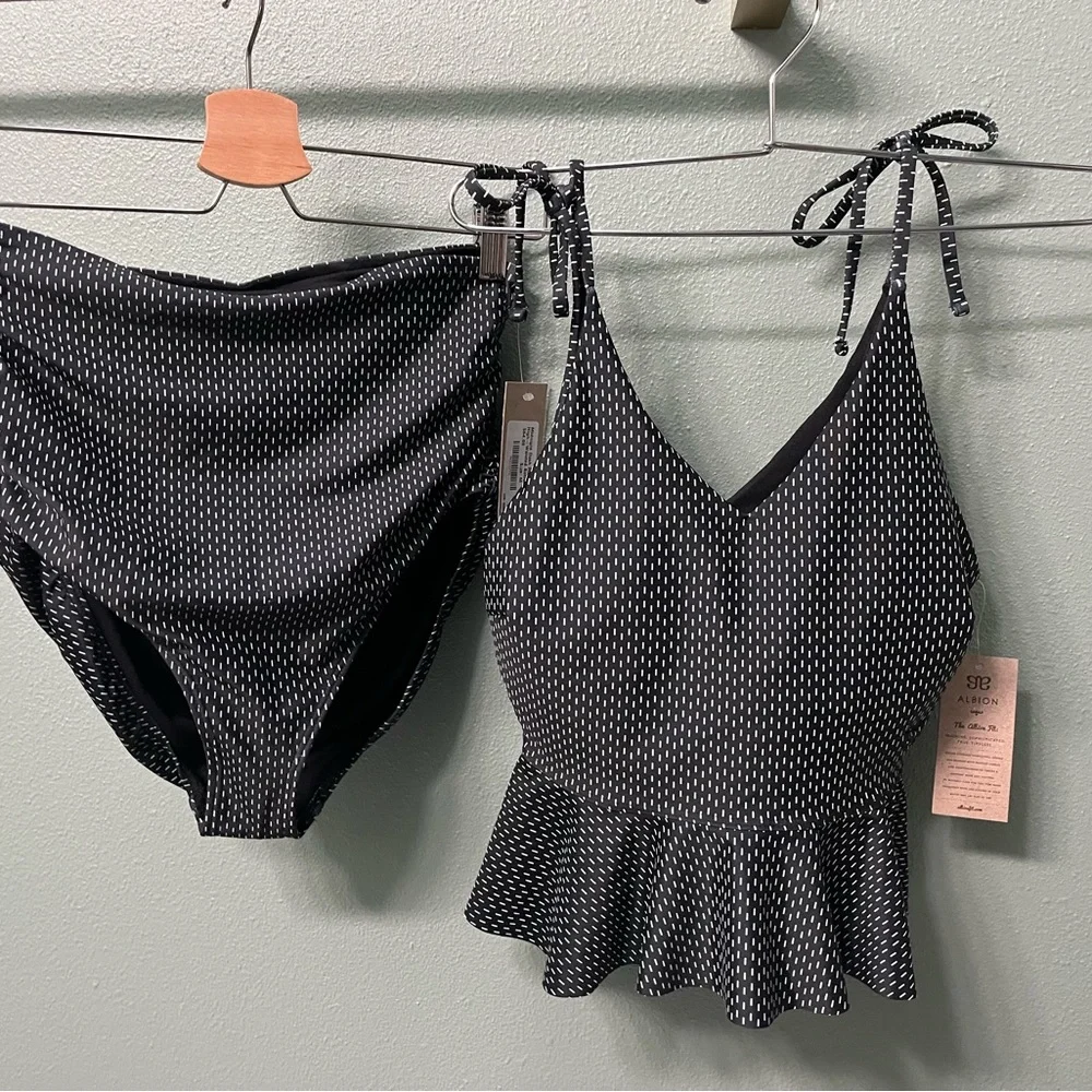 Albion Fit Tied Up Tankini - Small. Sold out on their website! - Picture 6 of 7